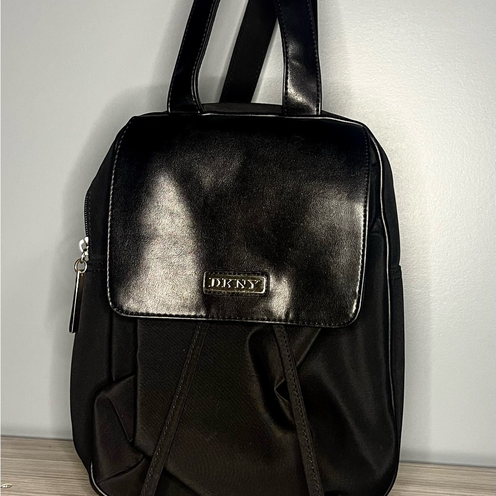 DKNY BACKPACK BLACK
